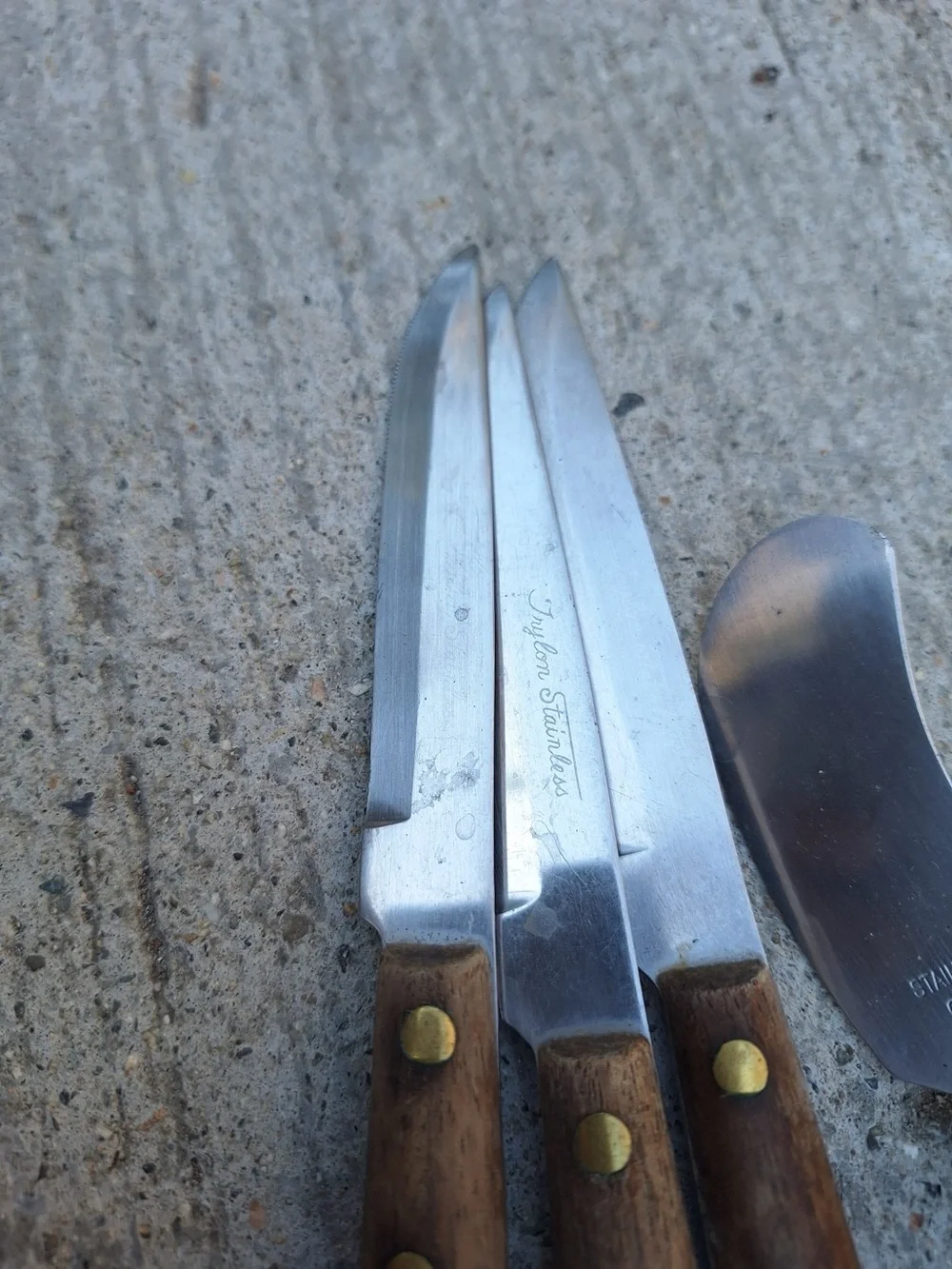 Vintage Wood Handle Kitchen Knife Set with Red-Handled Spreader